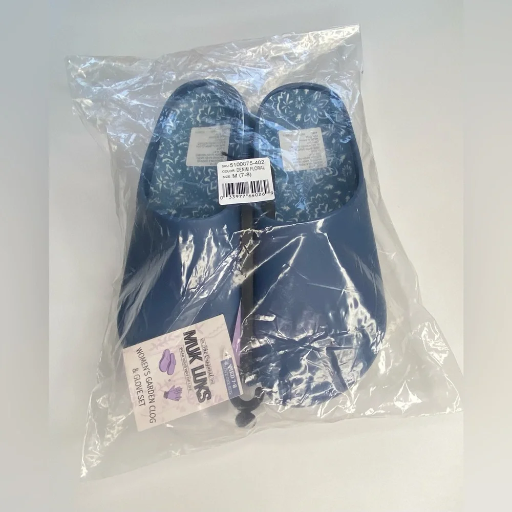 Muk Luks Slide-On Clogs, Slip-On Clogs & Glove Set,  Size: M (7-8) - Picture 5 of 13